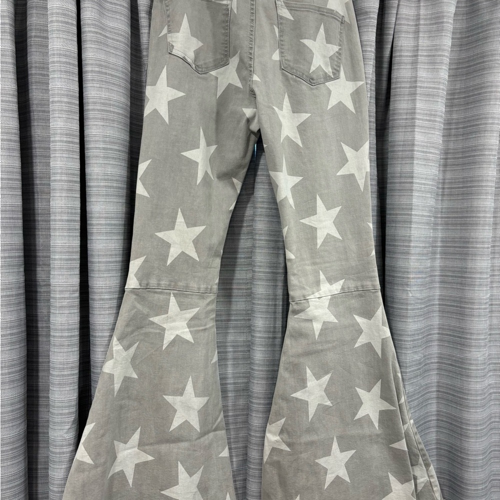 Gray Star Pattern Flare Jeans - image 3